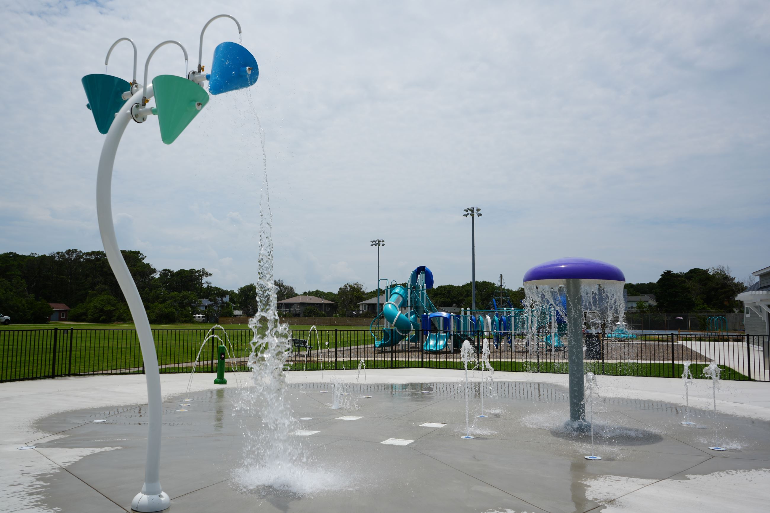 Image of the splash pad at Meekins Field Park